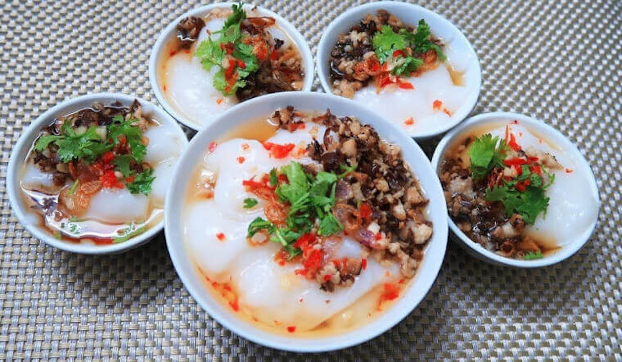 cách làm bánh giò nóng bằng lò vi sóng